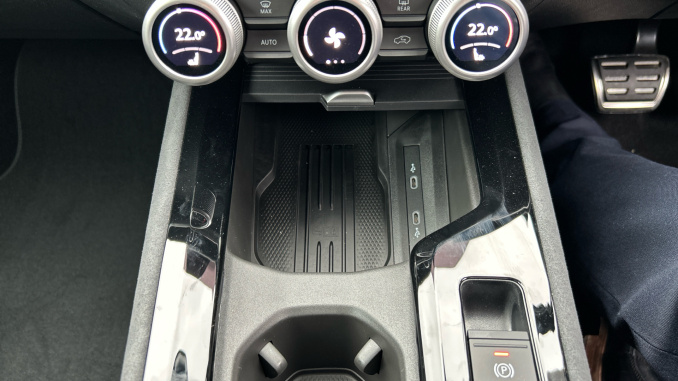 Skoda Superb 1.5 TSI e-TEC Sportline 5dr DSG Petrol Hatchback - Image 35